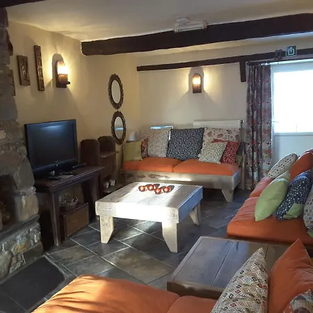 Quaint In With Private Garden * Waimes