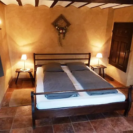 Quaint In With Private Garden * Waimes