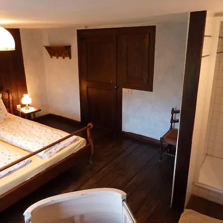 Сasa de vacaciones Quaint In With Private Garden