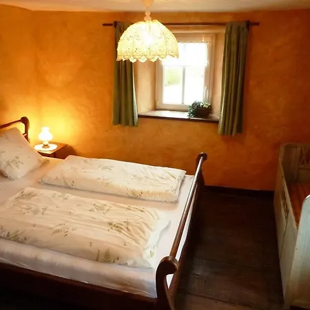 Quaint In With Private Garden Waimes